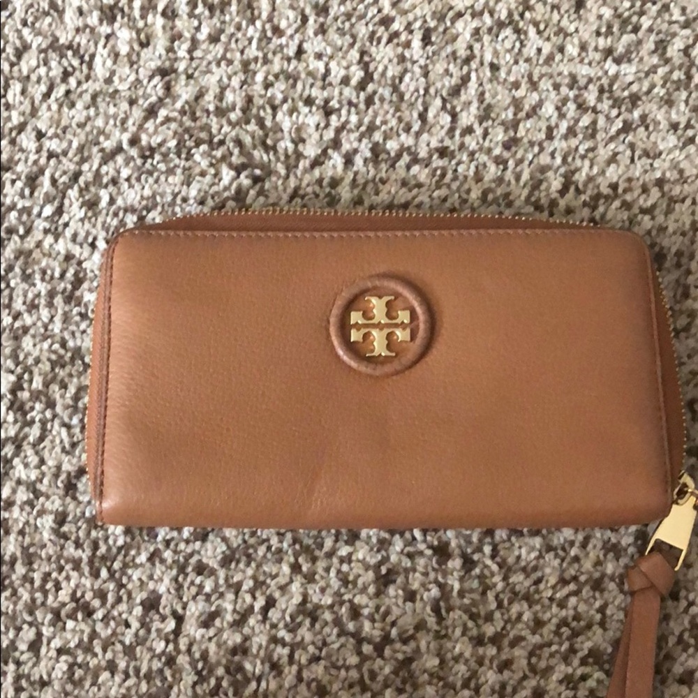Tory Burch Continental zip wallet